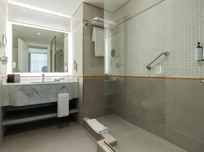 Beach Rotana Hotel - All Suites - Immagine 7