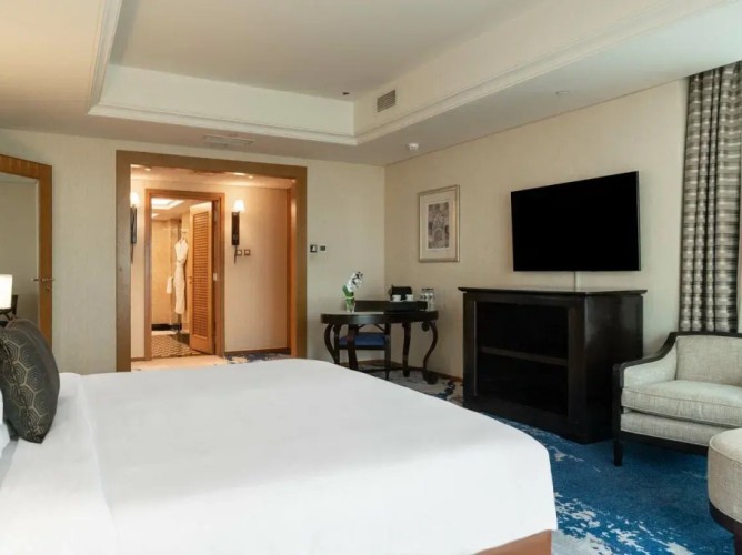 Beach Rotana Hotel - Immagine 8