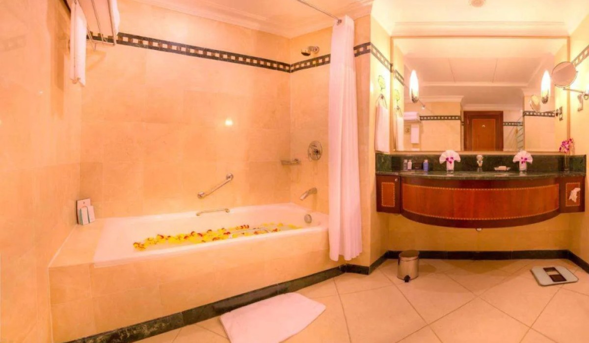 Corniche Hotel Abu Dhabi - Immagine 10