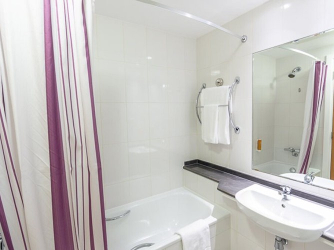 Premier Inn Abu Dhabi Airport (Business Park) - Immagine 9