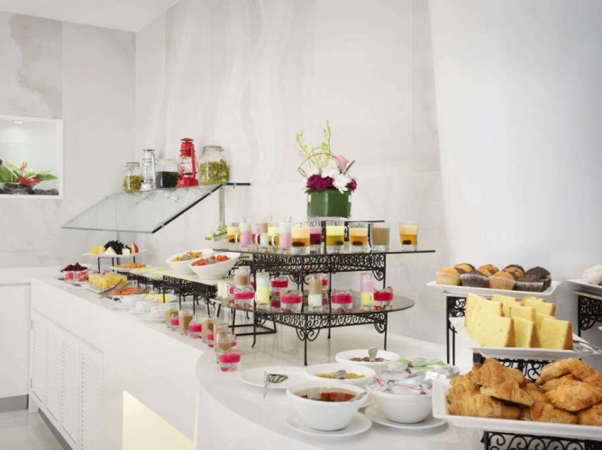 Ramada by Wyndham Abu Dhabi Corniche - Immagine 9