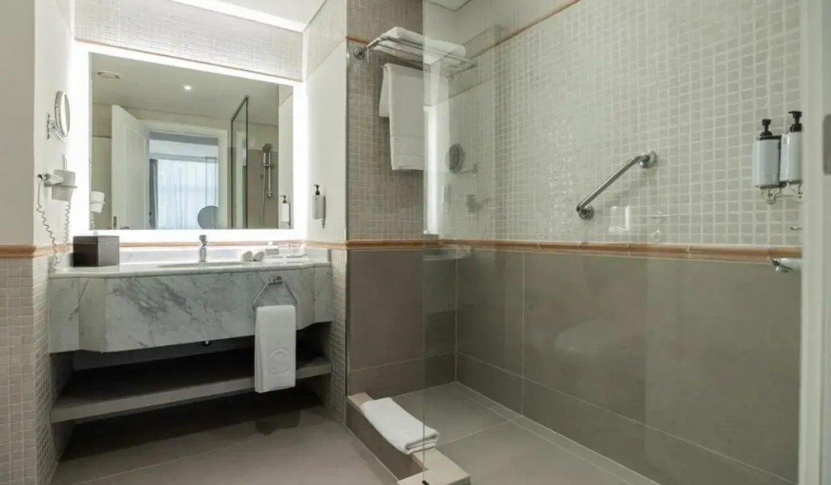 Beach Rotana Hotel - All Suites - Immagine 7