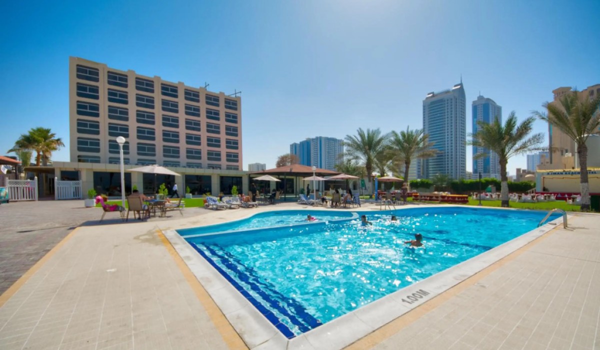 Ajman Beach Hotel - Immagine 1