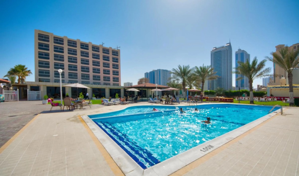Ajman Beach Hotel - Immagine 1