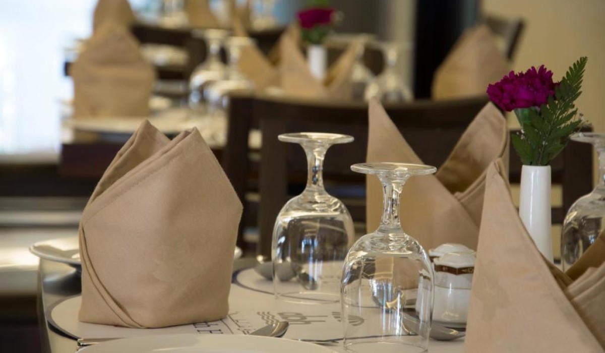 Ajman Beach Hotel - Immagine 10