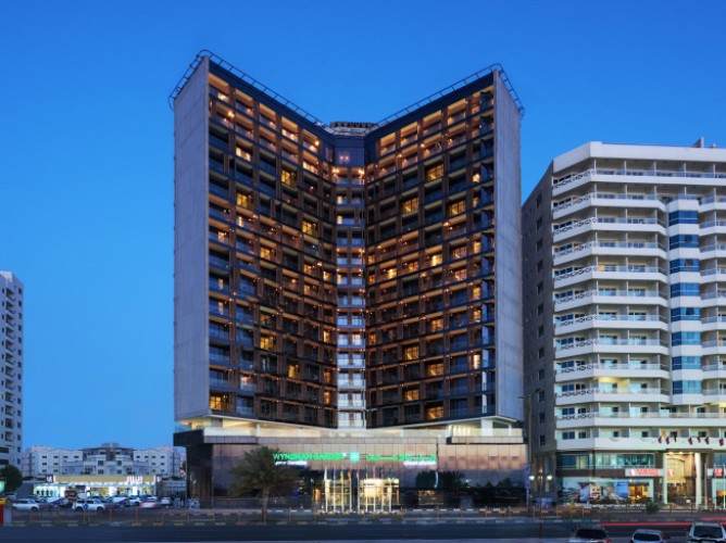 Wyndham Garden Ajman Corniche - Immagine 1
