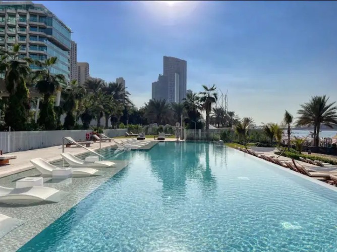 La Vie 1BR on JBR with Private Beach Dubai Apartments - Immagine 8