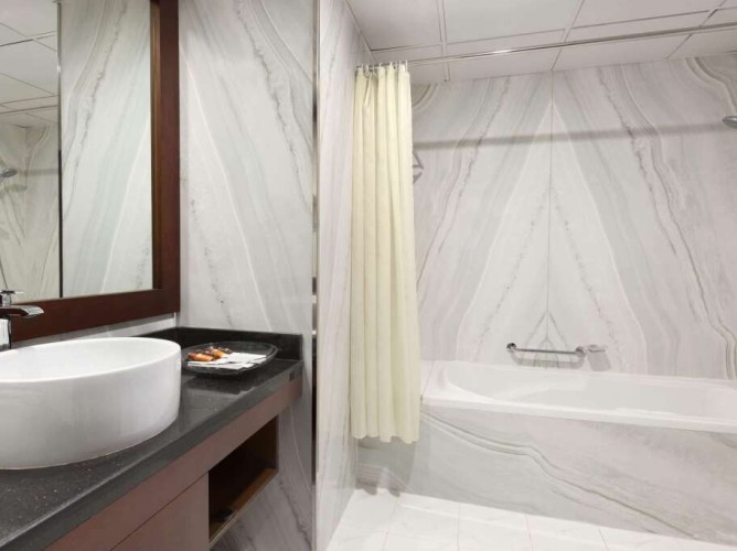 Howard Johnson by Wyndham Bur Dubai - Immagine 9