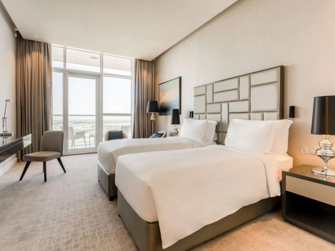 Radisson Dubai Damac Hills - Immagine 4