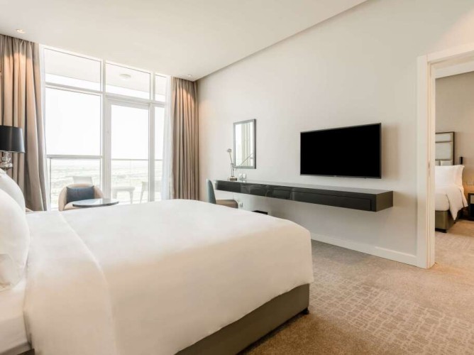 Radisson Dubai Damac Hills - Immagine 6