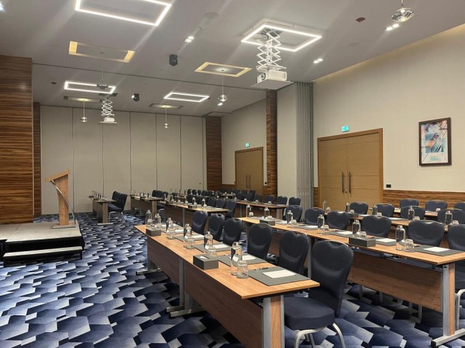 Grand Cosmopolitan Hotel - Immagine 10