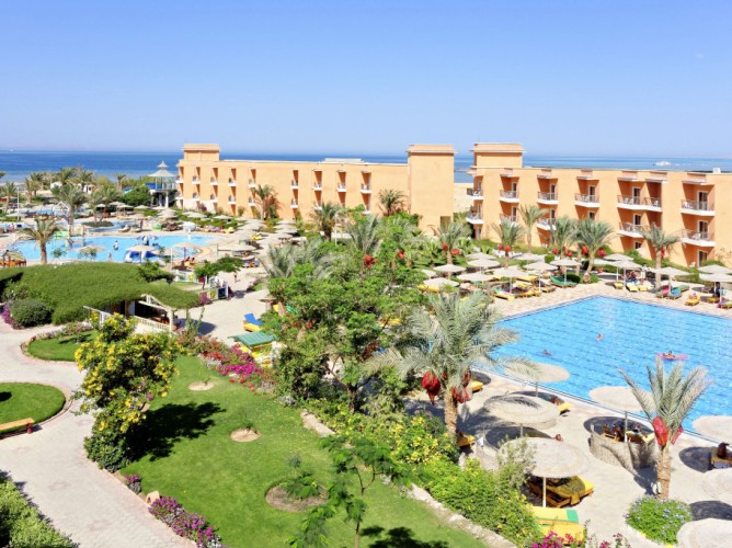 Three Corners Sunny Beach Resort - Immagine 1
