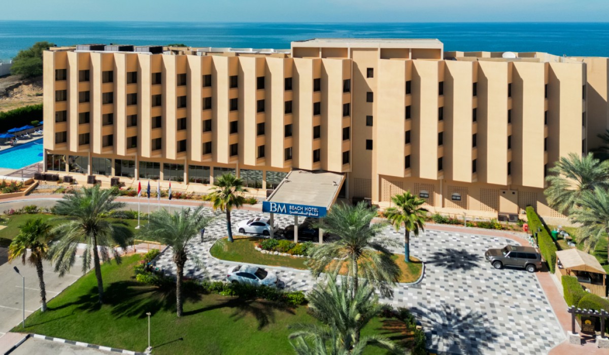 BM Beach Hotel - Immagine 2