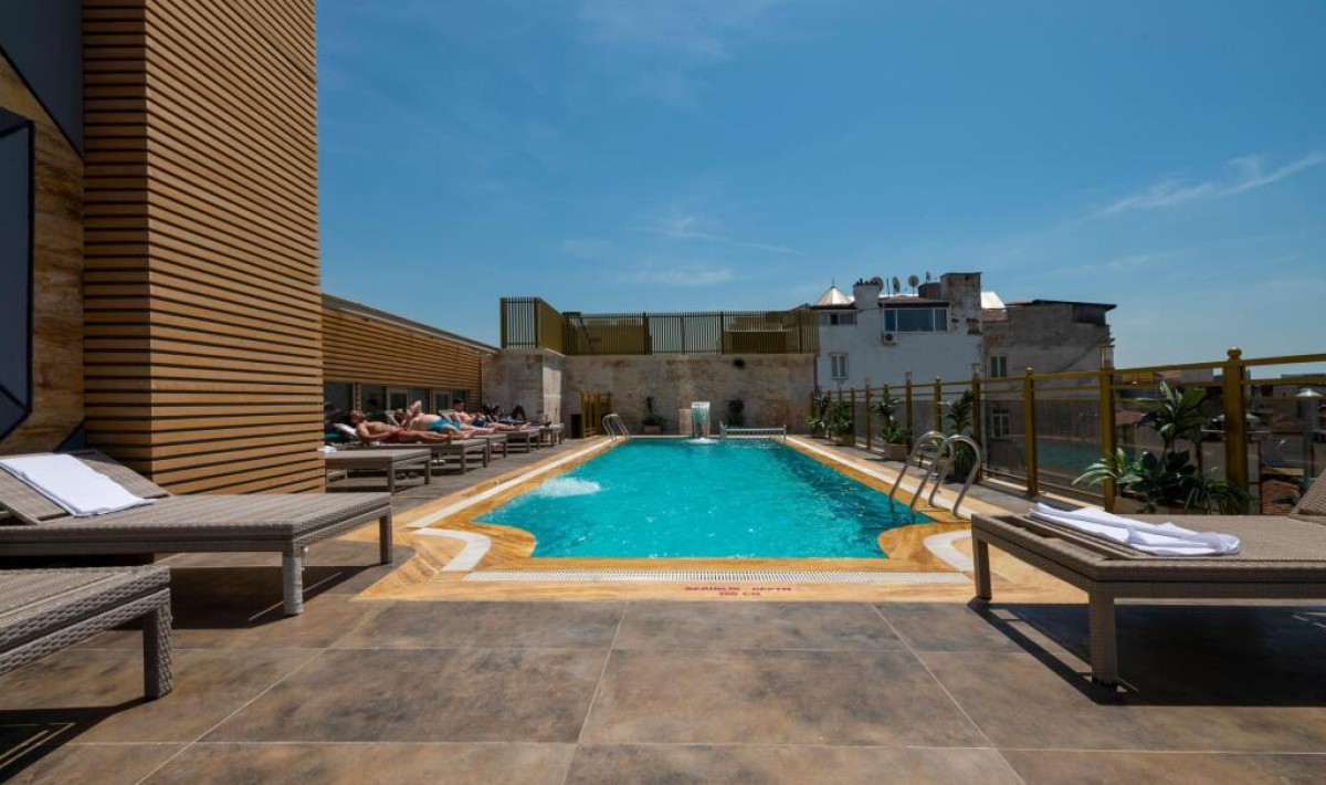 Ramada by Wyndham Istanbul Pera Hotel - Immagine 1