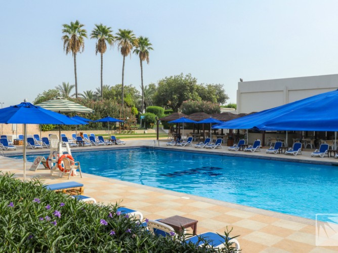 BM Beach Hotel - Immagine 2