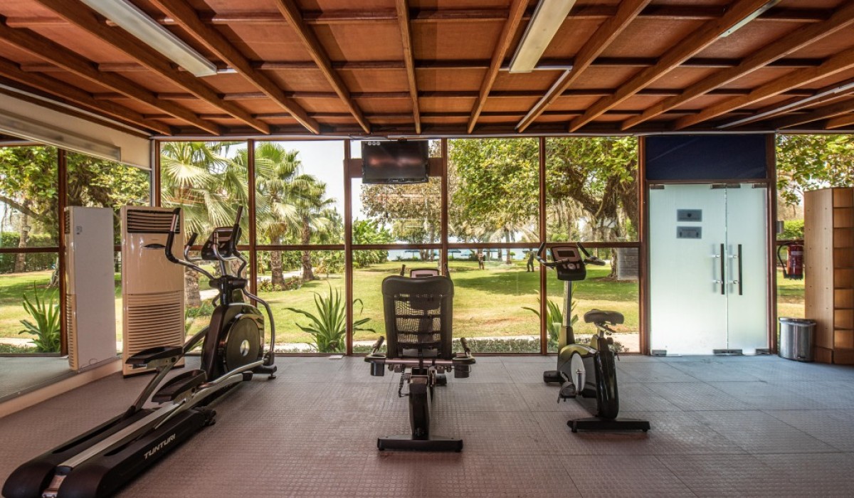 BM Beach Hotel - Immagine 9