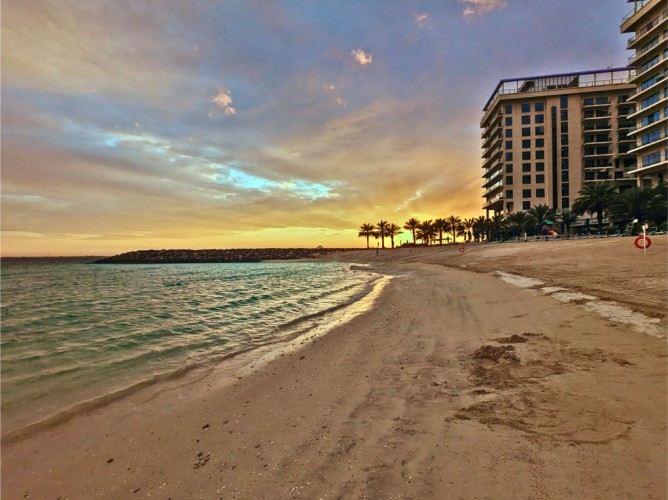 Luxurious Beachfront Marjan Island for Comfortable Stay Apartments - Immagine 2