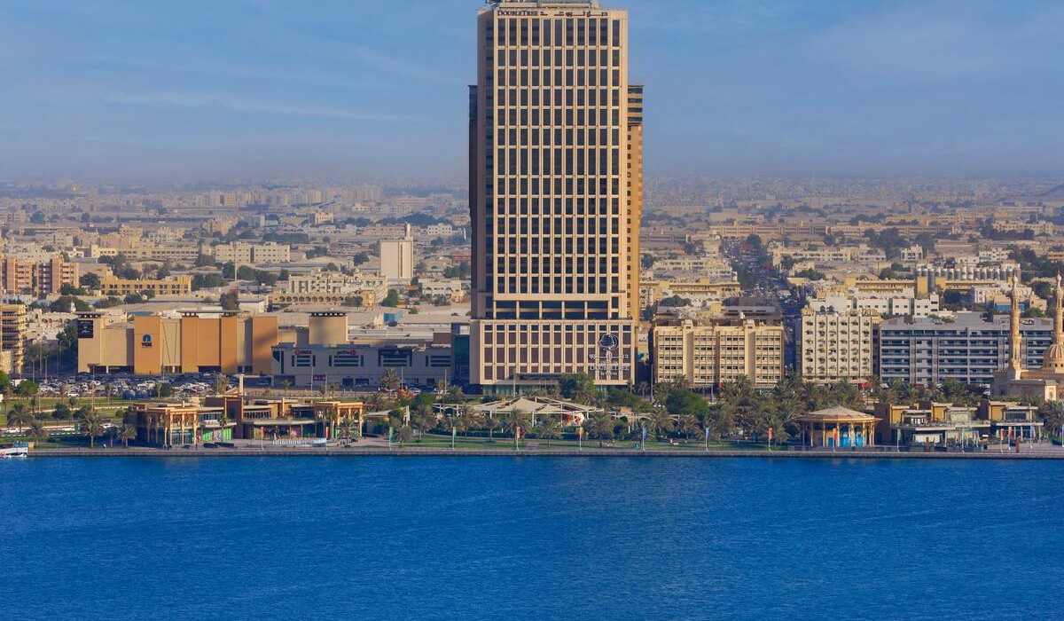 DoubleTree by Hilton Sharjah Waterfront Hotel & Residences - Immagine 2 DoubleTree by Hilton Sharjah Waterfront Hotel & Residences - Immagine 2