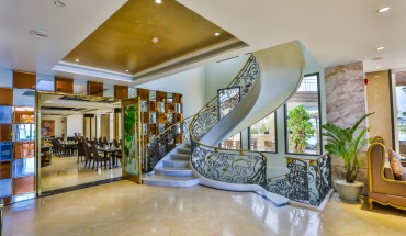 Holiday Beach Hotel Danang