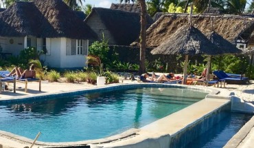 Driftwood Beach Lodge