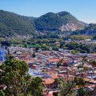 Chiapa de Corzo, tra le città più antiche del Chiapas, unisce architettura coloniale, tradizioni indigene e la celebre Pila mudéjar, affacciata sul fiume Grijalva e vicina al Canyon del Sumidero.
