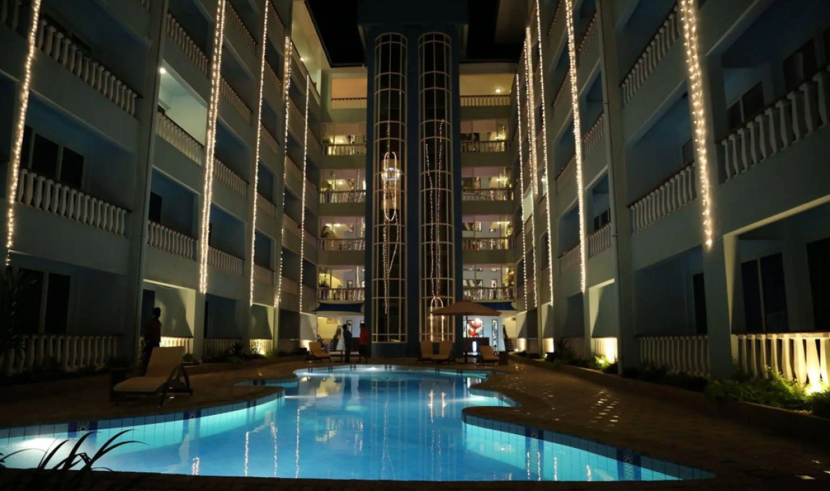 Cowrie Shell Beach Apartments - Immagine 1