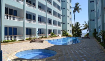 Cowrie Shell Beach Apartments