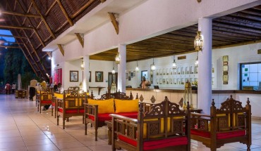 Travellers Beach Hotel & Club