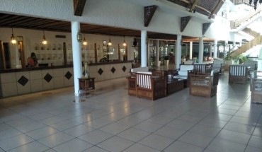 Travellers Beach Hotel & Club