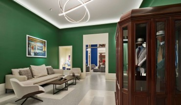 De Bonart Naples, Curio Collection by Hilton