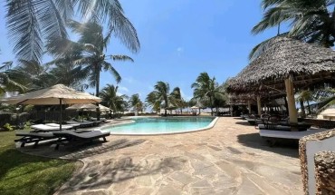 Lux Suites Tembo Court Apartments