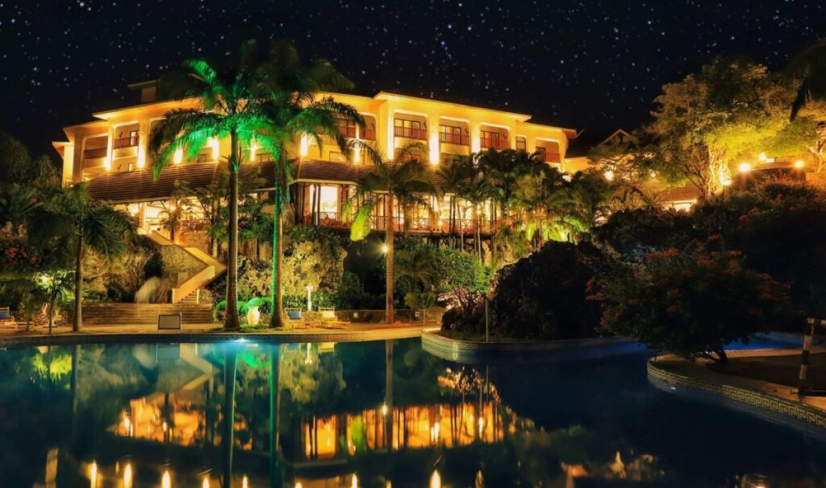 Diani Reef Beach Resort & Spa - Your Beachfront Bliss Awaits - Immagine 1