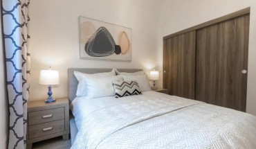 Family Getaway Apartment - Right On The Beach