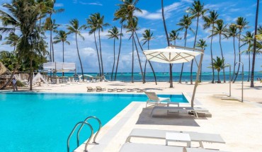 Family Getaway Apartment - Right On The Beach