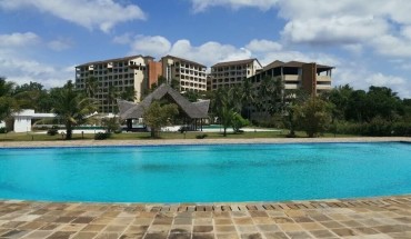 Lux Suites Golden Sun Studio Apartments