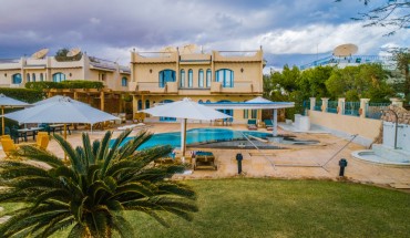 Ras Katy Sunset Views Guest house