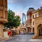Icheri Sheher, la Città Vecchia di Baku, è Patrimonio UNESCO dal 2000: un affascinante intreccio di mura medievali, palazzi storici e moschee.