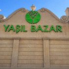Il Yasil Bazar di Baku è il mercato verde della città, famoso per prodotti freschi, spezie e sapori tipici dell’Azerbaigian in un’atmosfera vivace e autentica.