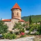 La chiesa di Kish è ufficialmente considerata un’antica chiesa albanese, ma alcuni esperti ritengono possa essere anche una chiesa georgiana risalente al XII secolo.