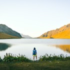 Il sentiero del Lago Black Rocks, nell’area protetta di Lagodekhi in Georgia, regala natura incontaminata e splendidi colori estivi nella regione del Kakheti.