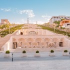 Scalinata Cascade di Yerevan al mattino, iconico monumento dell’Armenia con vista panoramica sulla città, tra arte, architettura e una delle principali attrazioni turistiche.
