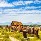 Il cimitero medievale di Noraduz, in Armenia, è il più vasto sito di khachkar, ricco di antiche stele scolpite, situato vicino Gavar e a breve distanza dal Lago Sevan.