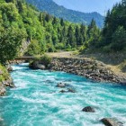 L’Enguri è un fiume della Georgia occidentale lungo 213 km. Nasce vicino a Ushguli e, con un bacino di 4.060 km², è fondamentale per l’energia idroelettrica.