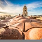 Dai tetti della Cattedrale di Malaga si apre una vista spettacolare sulla città. La maestosa torre e il panorama sul Mediterraneo raccontano tutta la bellezza dell'Andalusia.