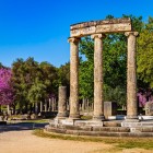 Il Philippeion è l'unico edificio circolare di Olimpia. Voluto da Filippo II di Macedonia, celebra una vittoria destinata a cambiare la storia della Grecia.