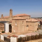 La Chiesa di San Lorenzo a Sahagún, capolavoro dell'arte mudéjar, domina la città con le sue eleganti forme in mattoni ed è una tappa storica del Cammino di Santiago.