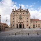 La Chiesa di Santa Teresa di Gesù sorge nel luogo natale della grande mistica spagnola. La sua elegante facciata barocca rende omaggio alla patrona di Ávila, città Patrimonio UNESCO.