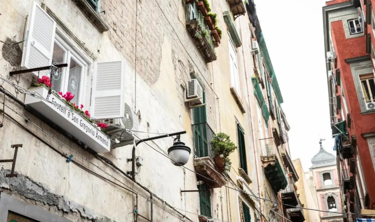 A Fenestrella E San Gregorio Armeno - Immagine 1