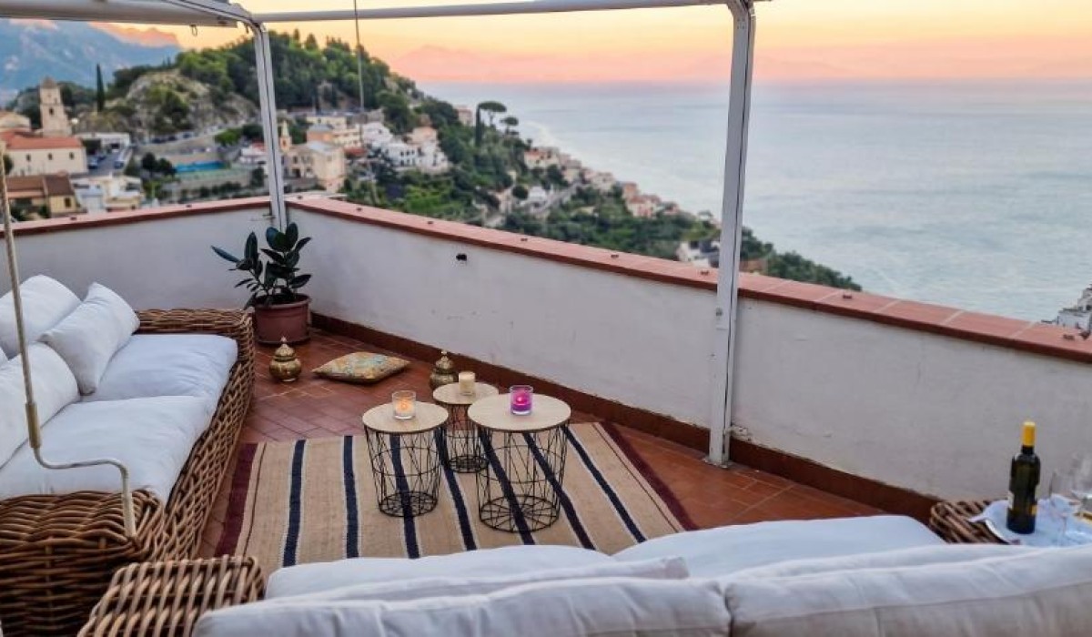 Spacious Apartment in Amalfi 100 sqm Parking included - Immagine 2